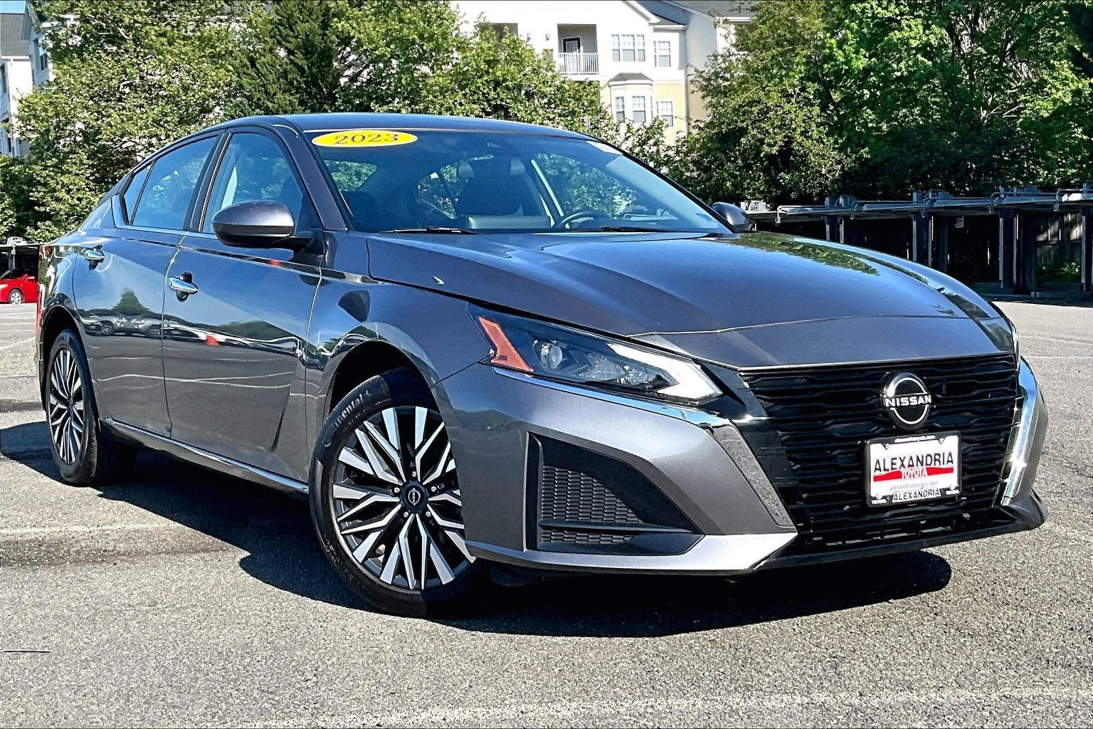 Used 2023 Nissan Altima 2.5 SV w/ SV Premium Package AWD/4WD image 2