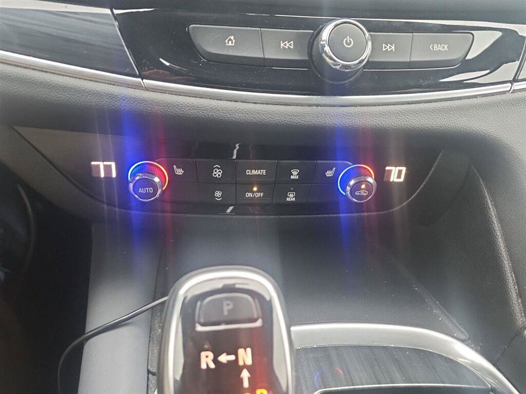 Used 2020 Buick Enclave Essence AWD/4WD image 40