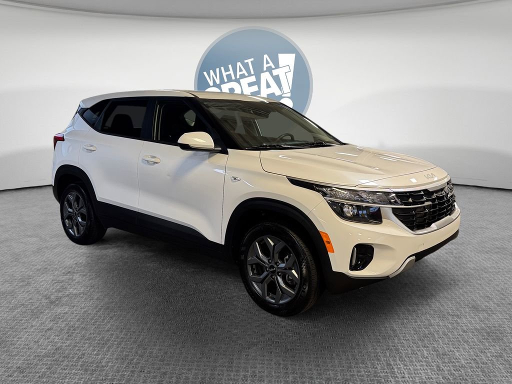 Certified 2025 Kia Seltos LX AWD/4WD image 1