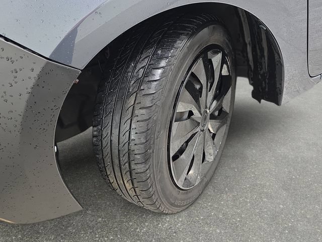 Used 2014 Toyota Corolla LE FWD image 29