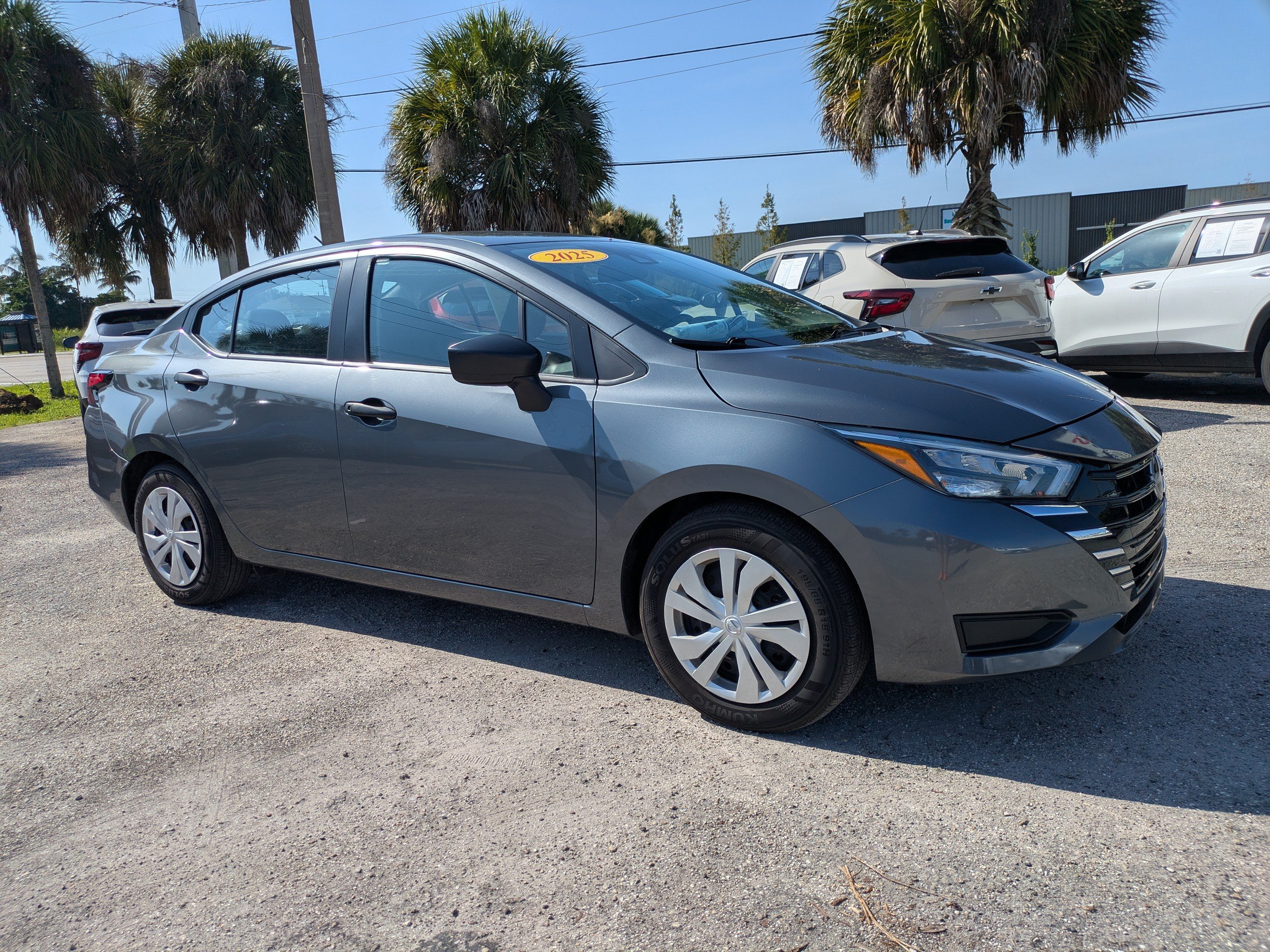 Used 2025 Nissan Versa S w/ Trunk Package FWD image 2