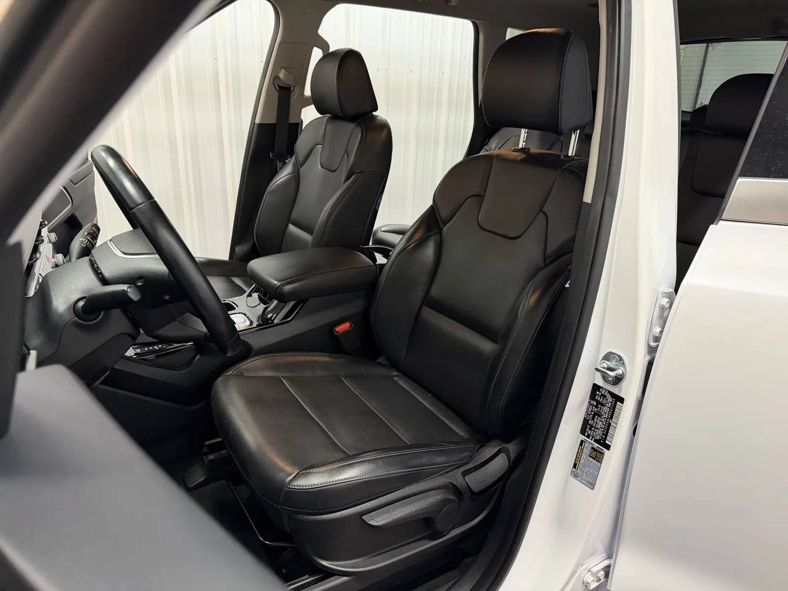 Used 2024 Kia Telluride LX FWD image 32