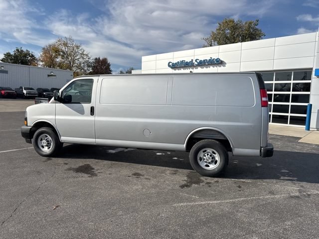 Used 2025 Chevrolet Express 2500 Extended w/ Driver Convenience Package RWD image 6