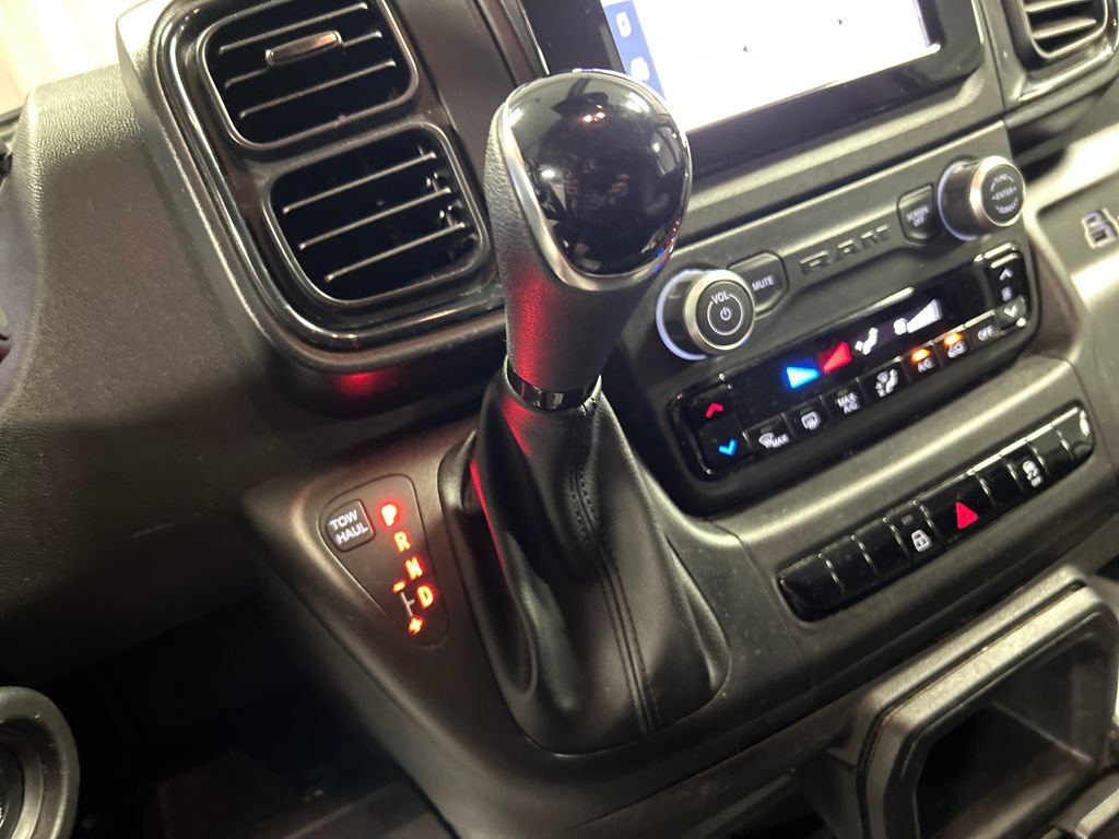 Used 2025 RAM ProMaster 2500 w/ U-Haul Equipment Group FWD image 19