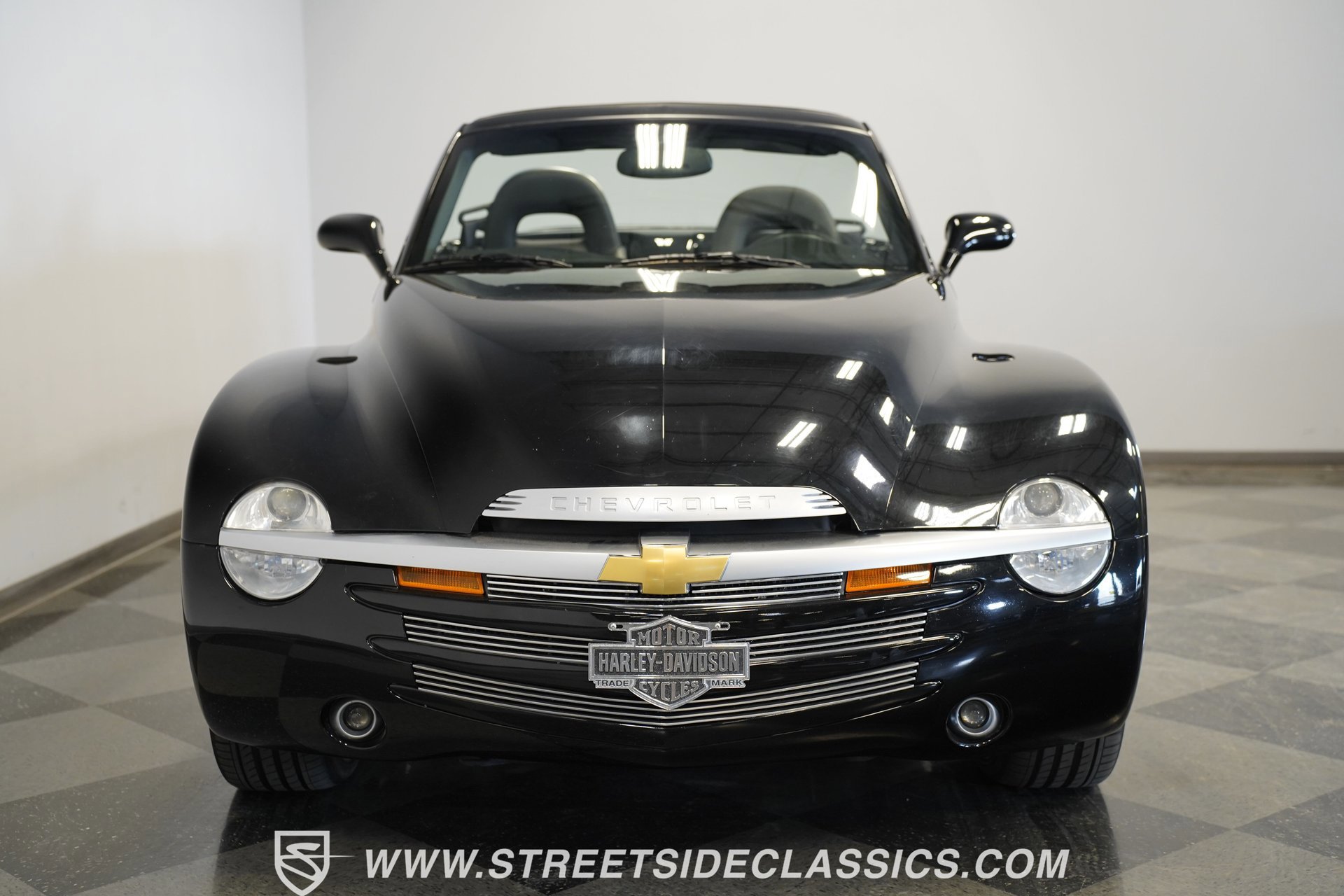 Used 2004 Chevrolet SSR w/ Preferred Equipment Group image 25