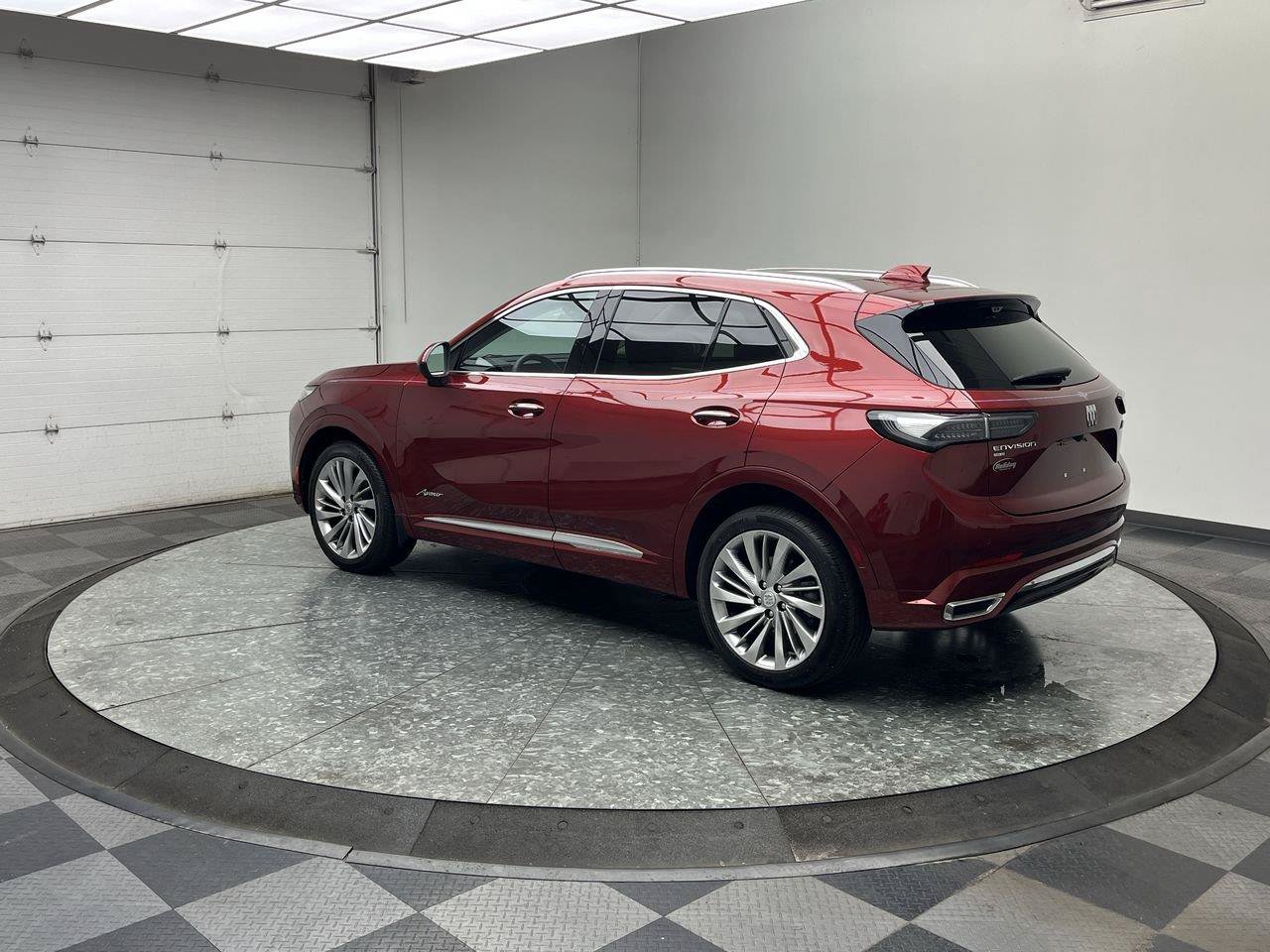 Certified 2024 Buick Envision Avenir AWD/4WD image 2