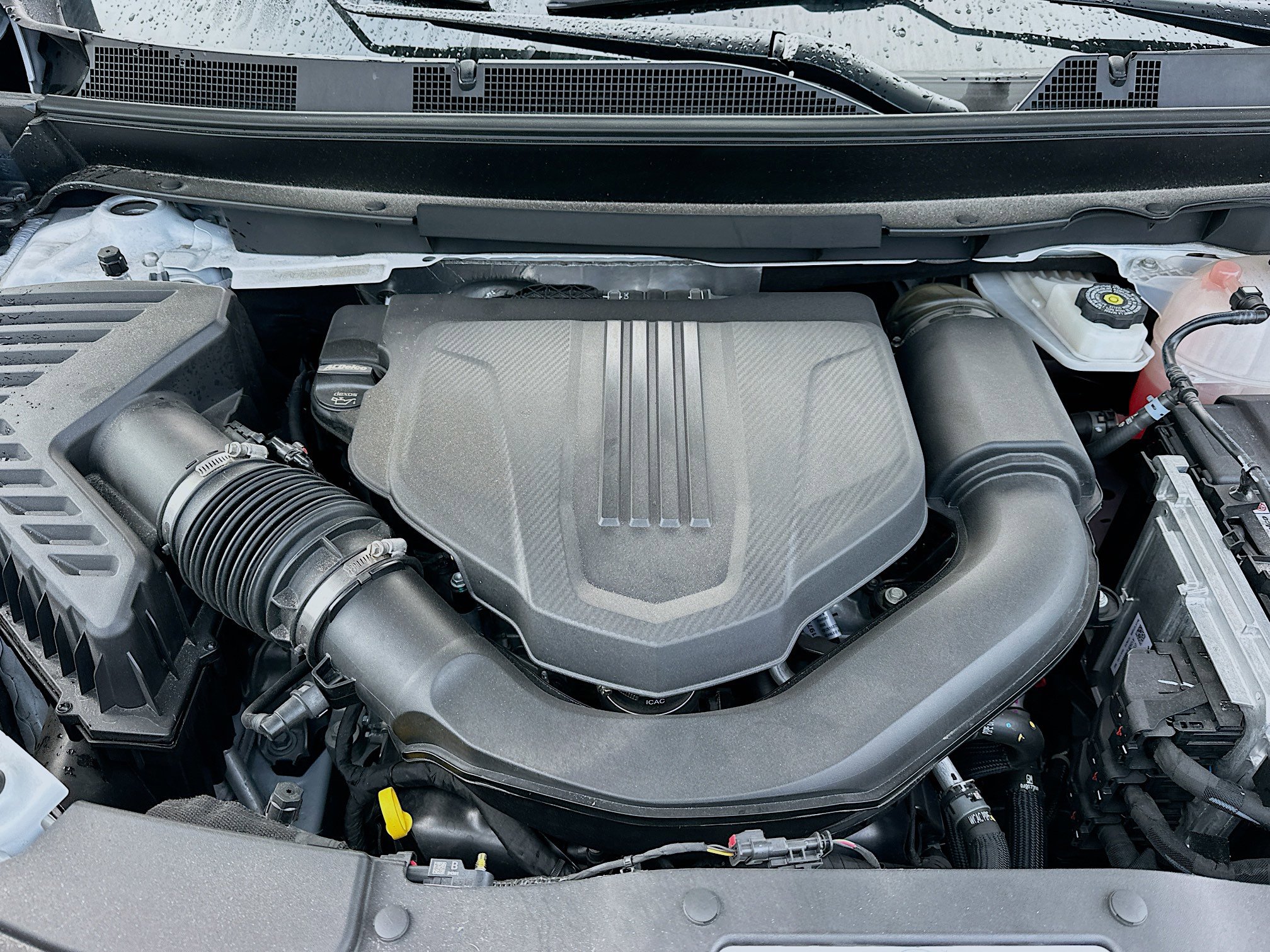 Used 2025 Chevrolet Traverse RS image 37