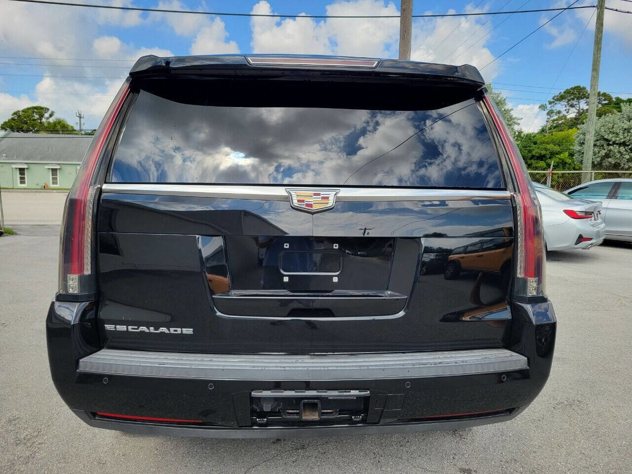 Used 2015 Cadillac Escalade Luxury RWD image 6