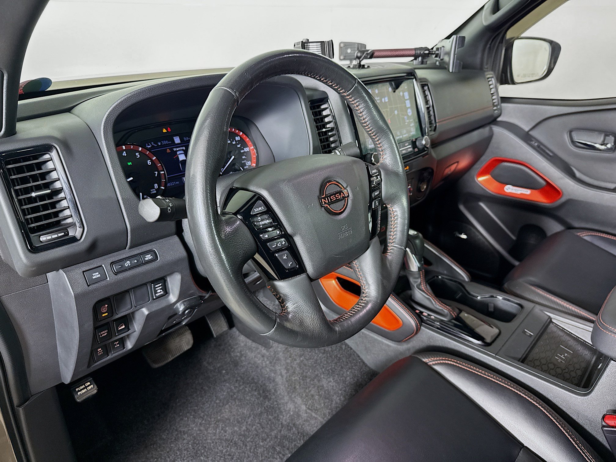 Used 2023 Nissan Frontier PRO-4X w/ Pro-4X Premium Package AWD/4WD image 8