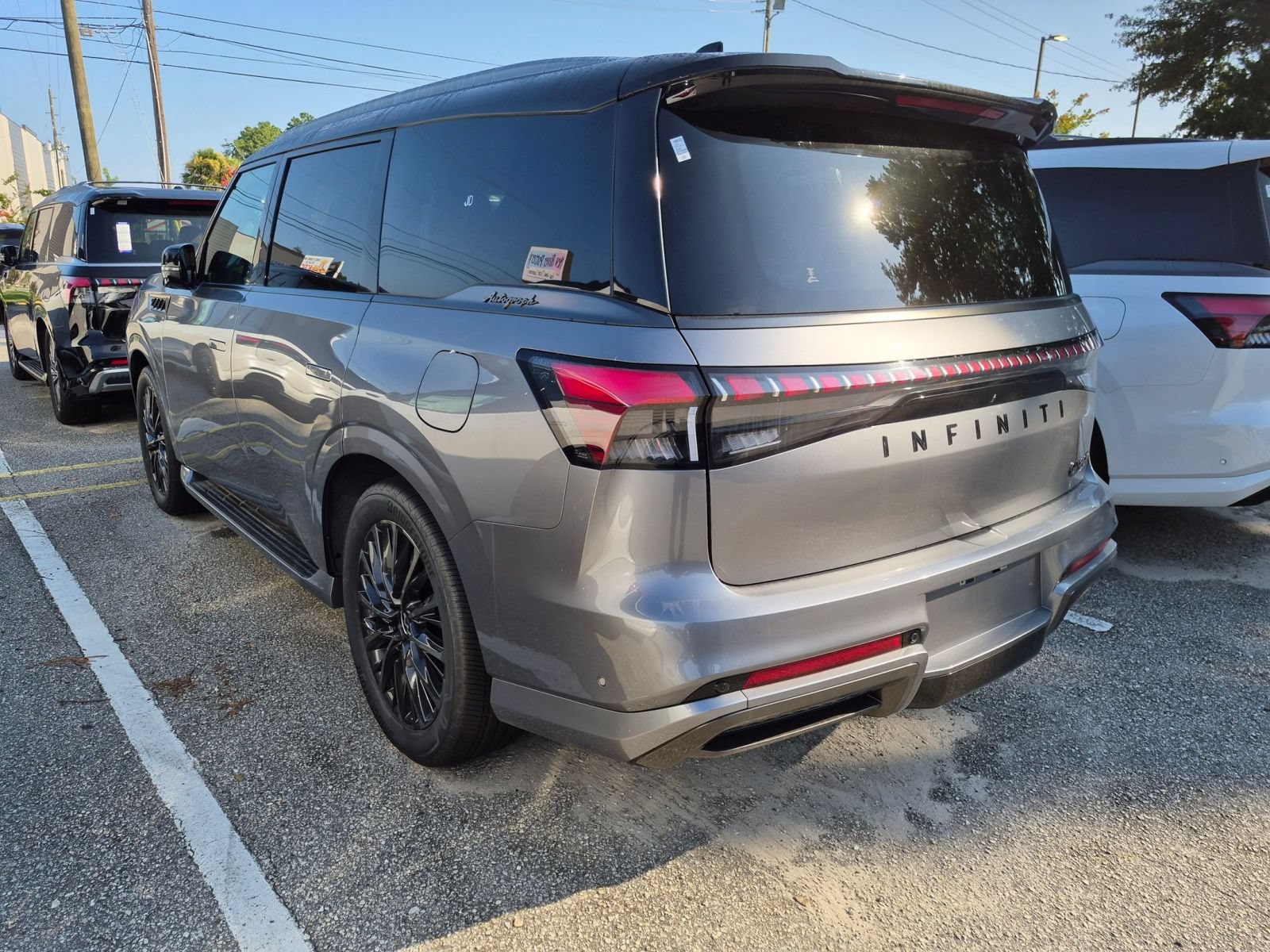 New 2027 INFINITI QX80 Autograph w/ Premium Cargo Package AWD/4WD image 4
