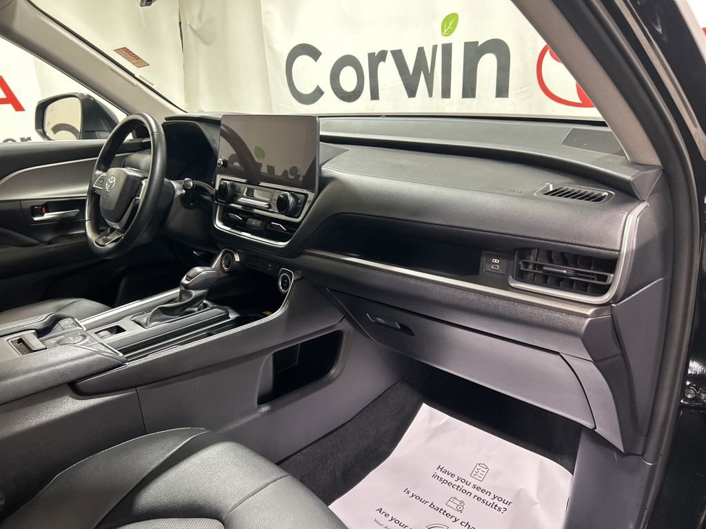 Used 2025 Toyota Grand Highlander AWD image 10