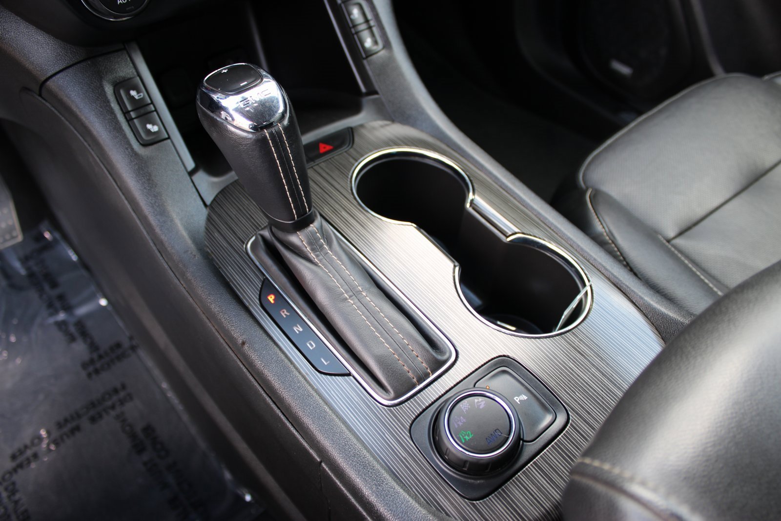 Used 2019 GMC Acadia SLT image 24