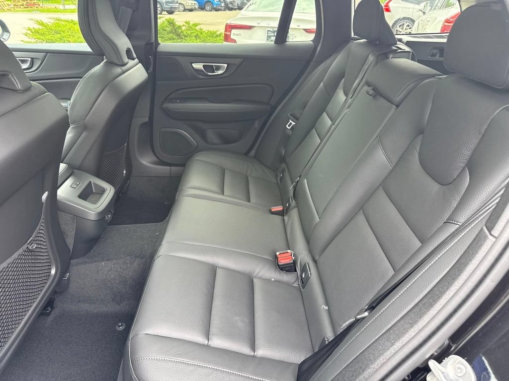 New 2026 Volvo V60 B5 Cross Country Plus w/ Climate Package AWD/4WD image 9