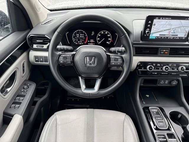 Used 2024 Honda Pilot Touring image 23