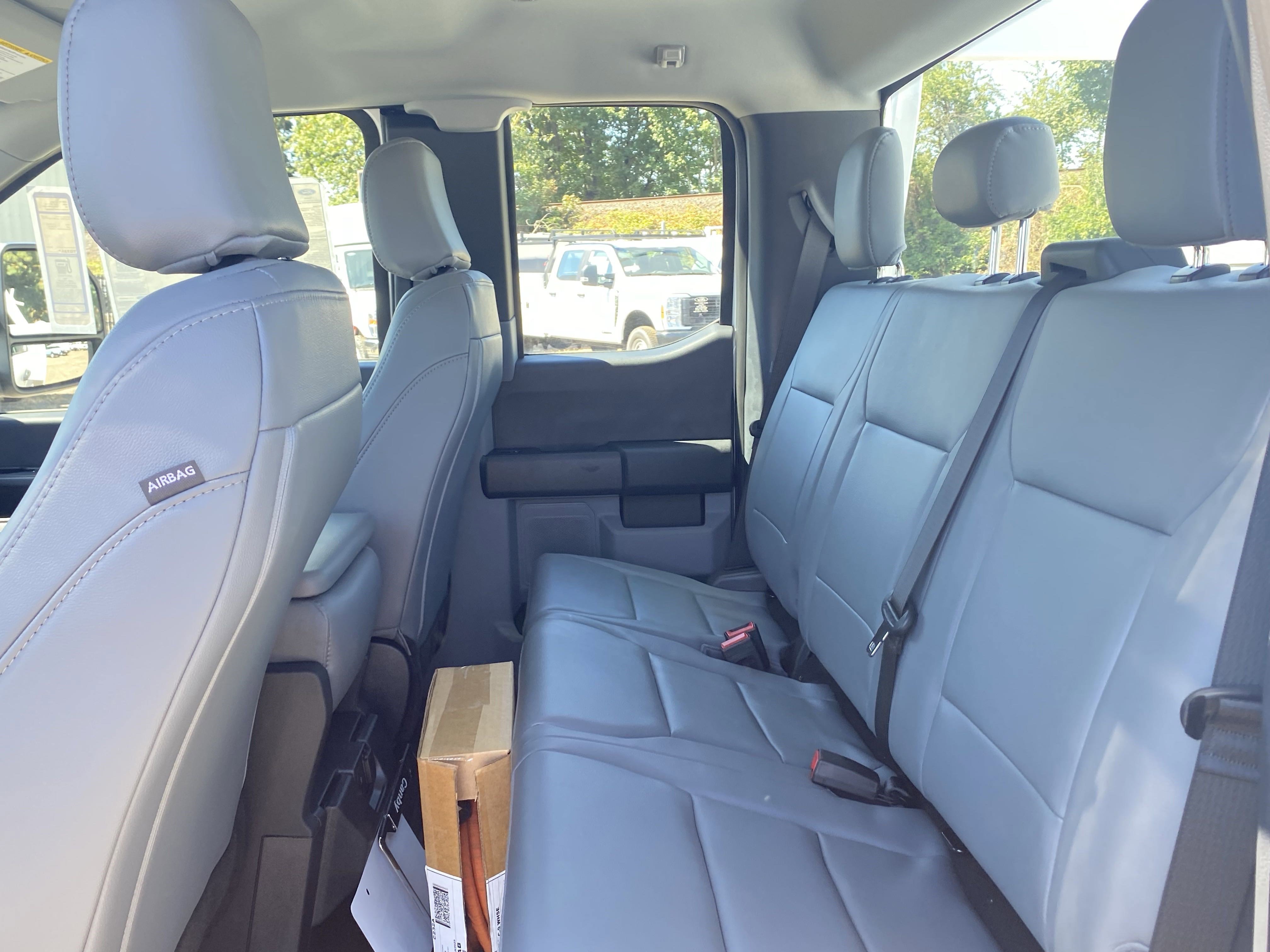 New 2025 Ford F550 4x4 SuperCab Super Duty image 14