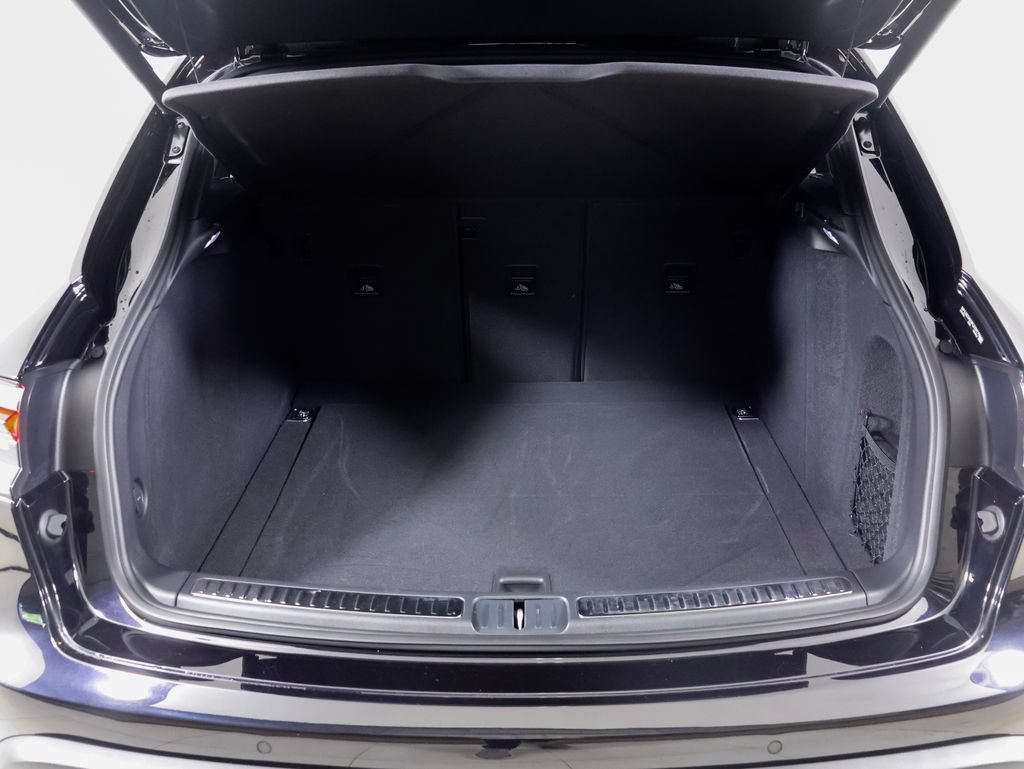 Certified 2023 Porsche Macan S AWD/4WD image 34