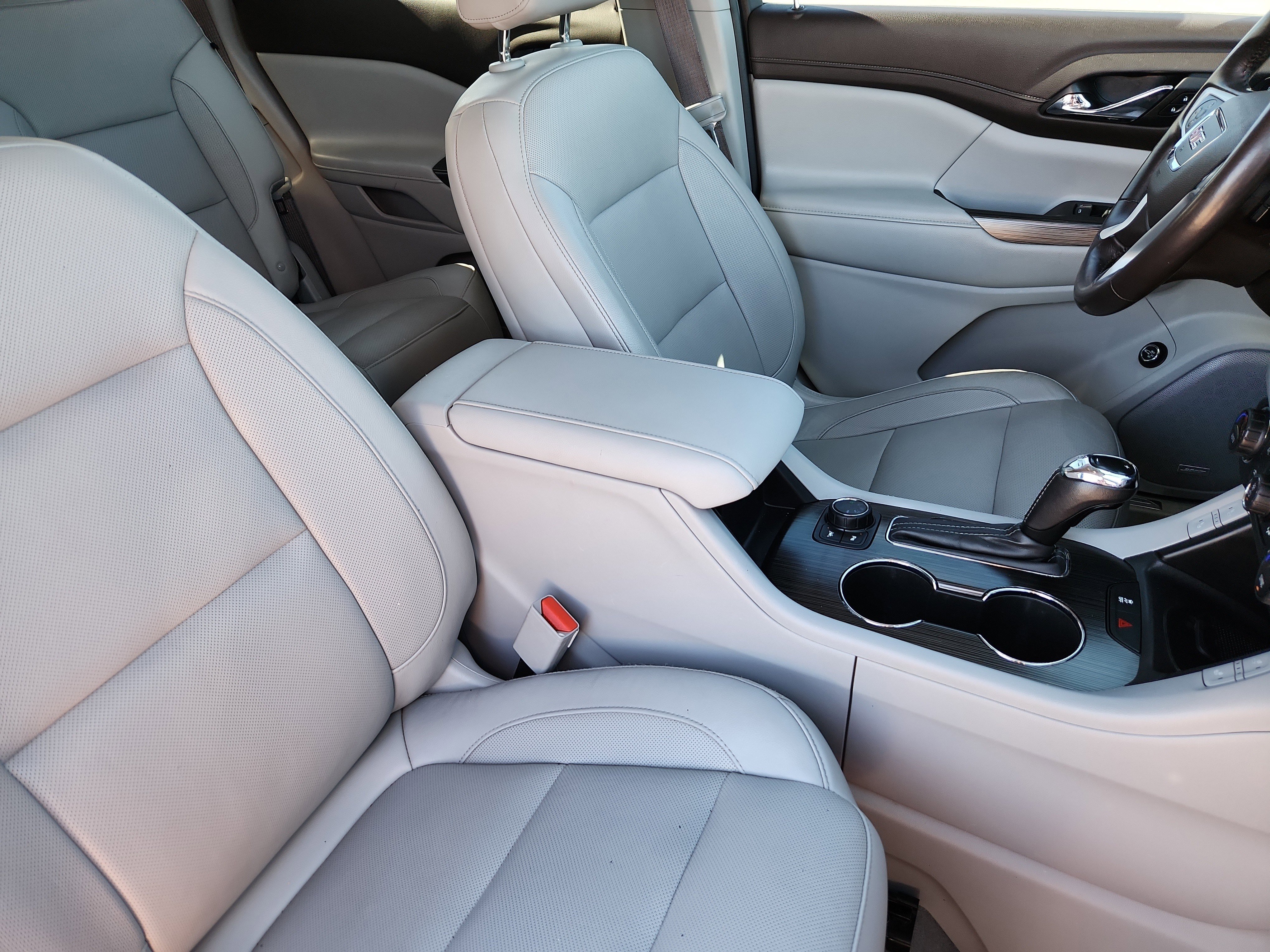 Used 2019 GMC Acadia SLT image 13