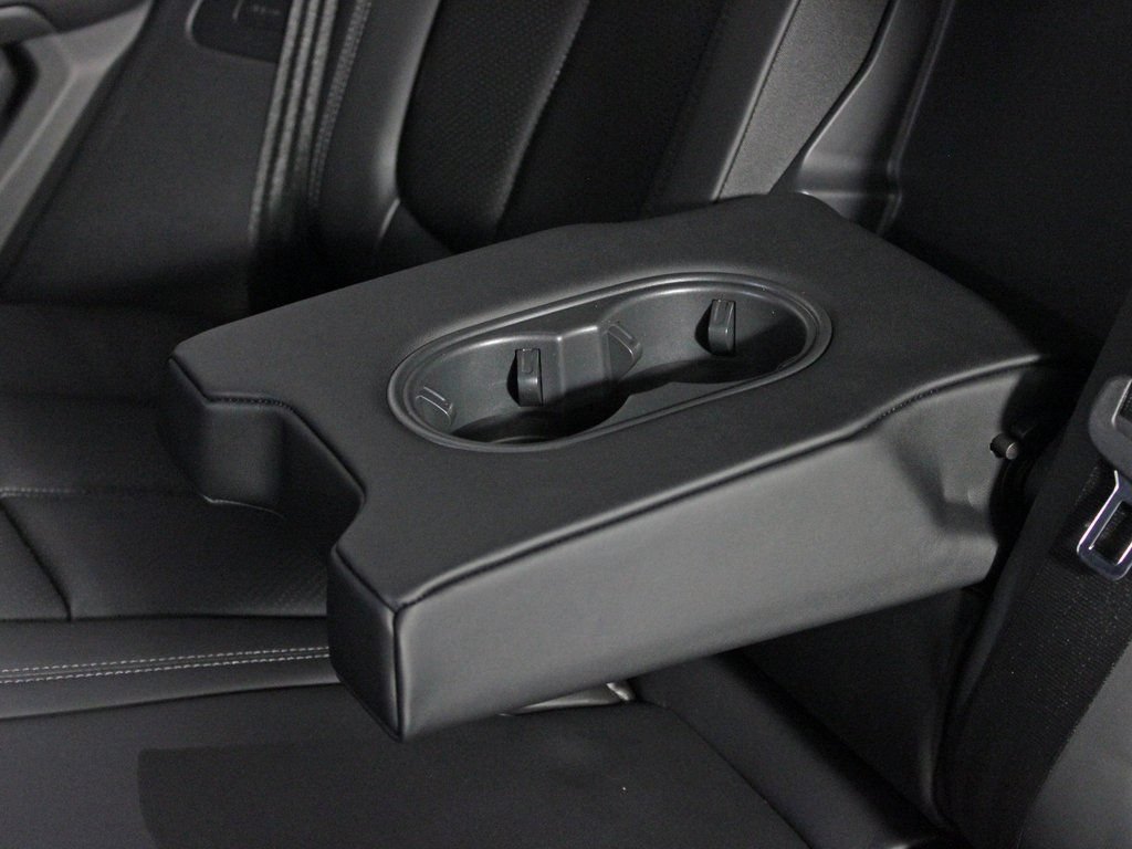 Certified 2026 Porsche Macan AWD/4WD image 34