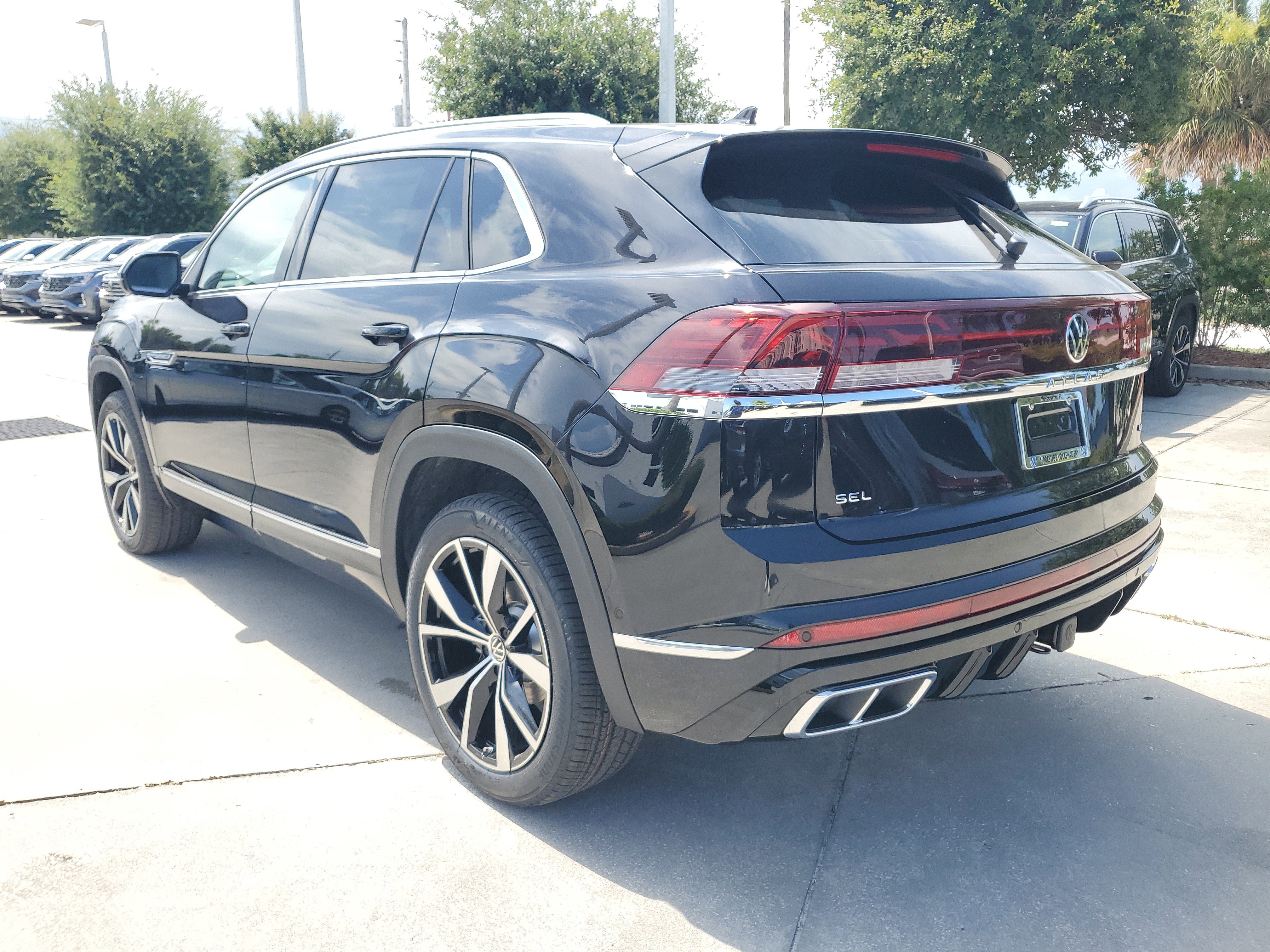 New 2025 Volkswagen Atlas Cross Sport SEL Premium R-Line image 4