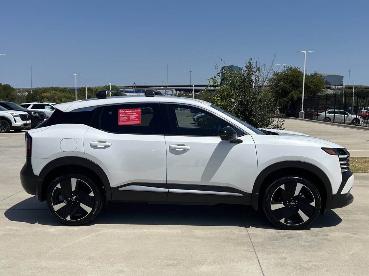 Certified 2026 Nissan Kicks SR FWD image 3