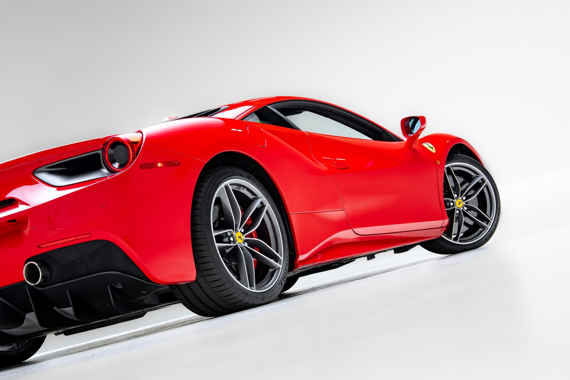 Used 2018 Ferrari 488 GTB RWD image 53