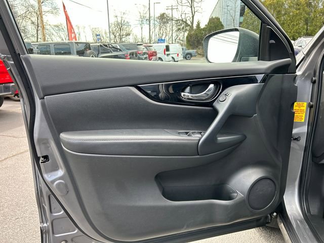 Certified 2022 Nissan Rogue Sport SL image 9