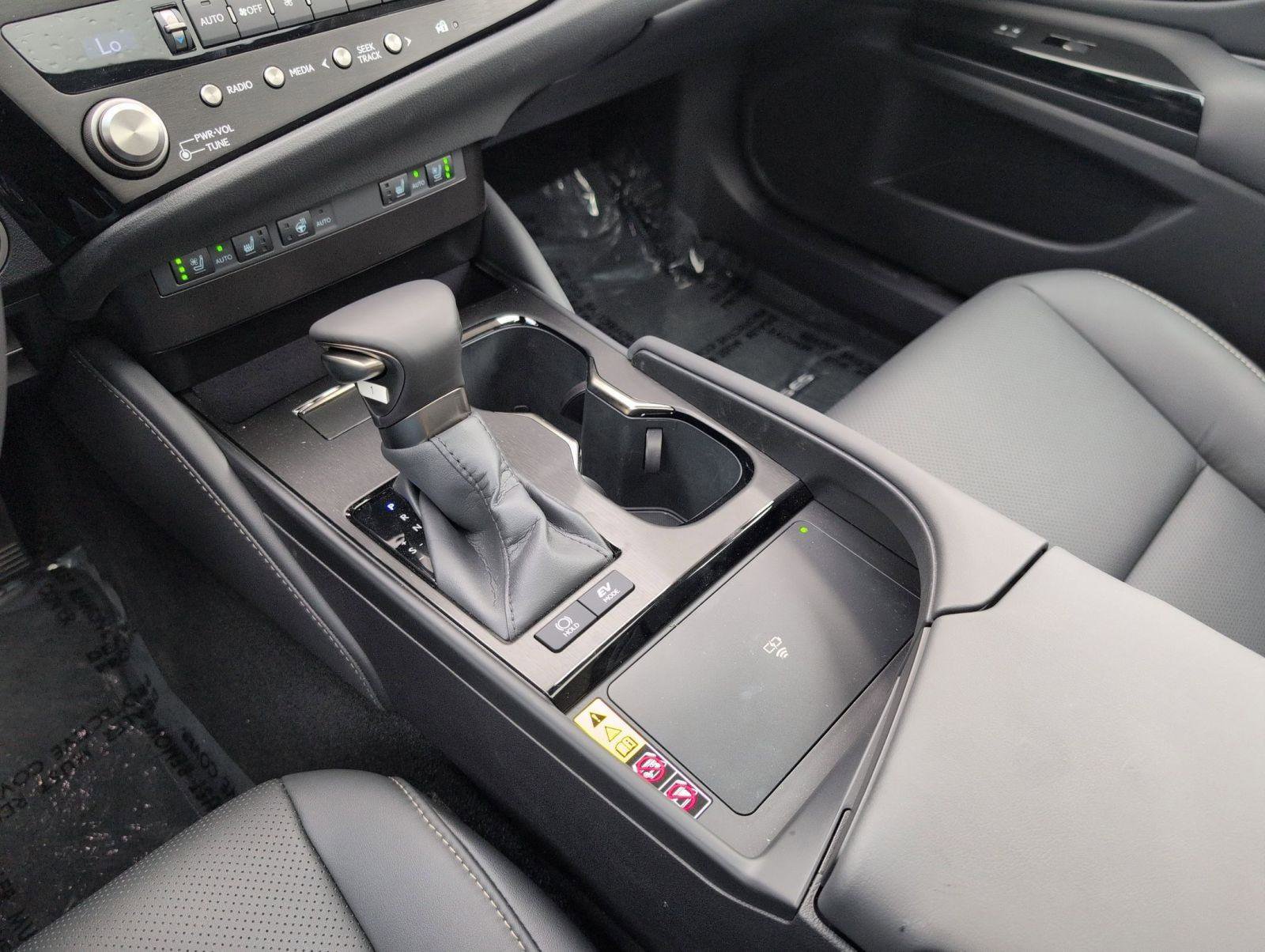 Certified 2025 Lexus ES 300h image 24