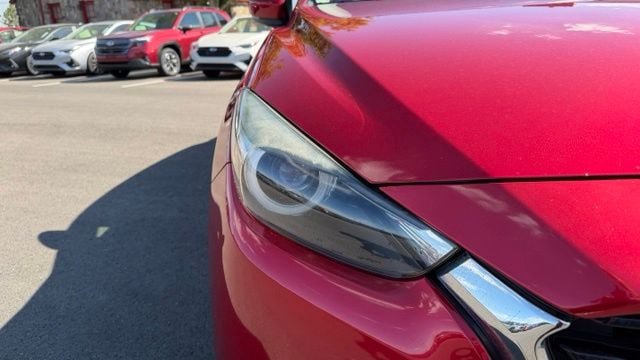 Used 2018 MAZDA MAZDA3 Grand Touring w/ Premium Equipment Package FWD image 9