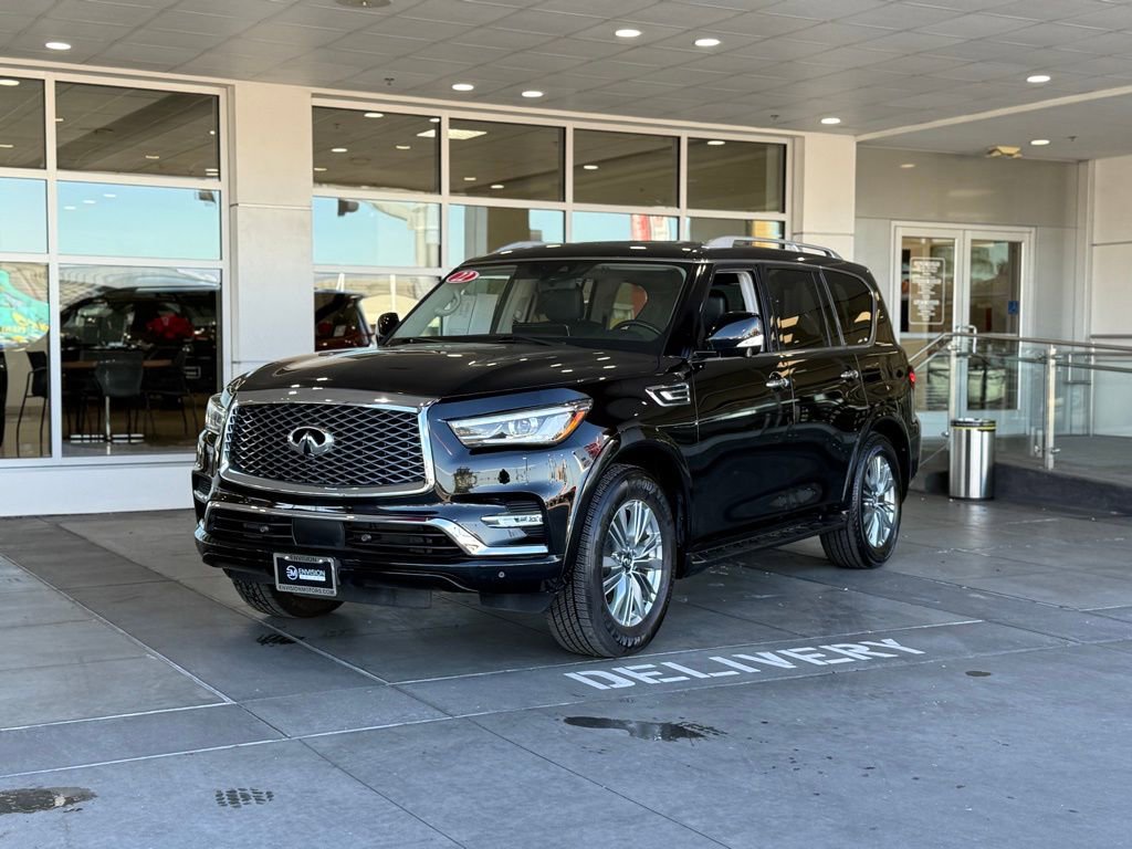 Used 2022 INFINITI QX80 Luxe image 2