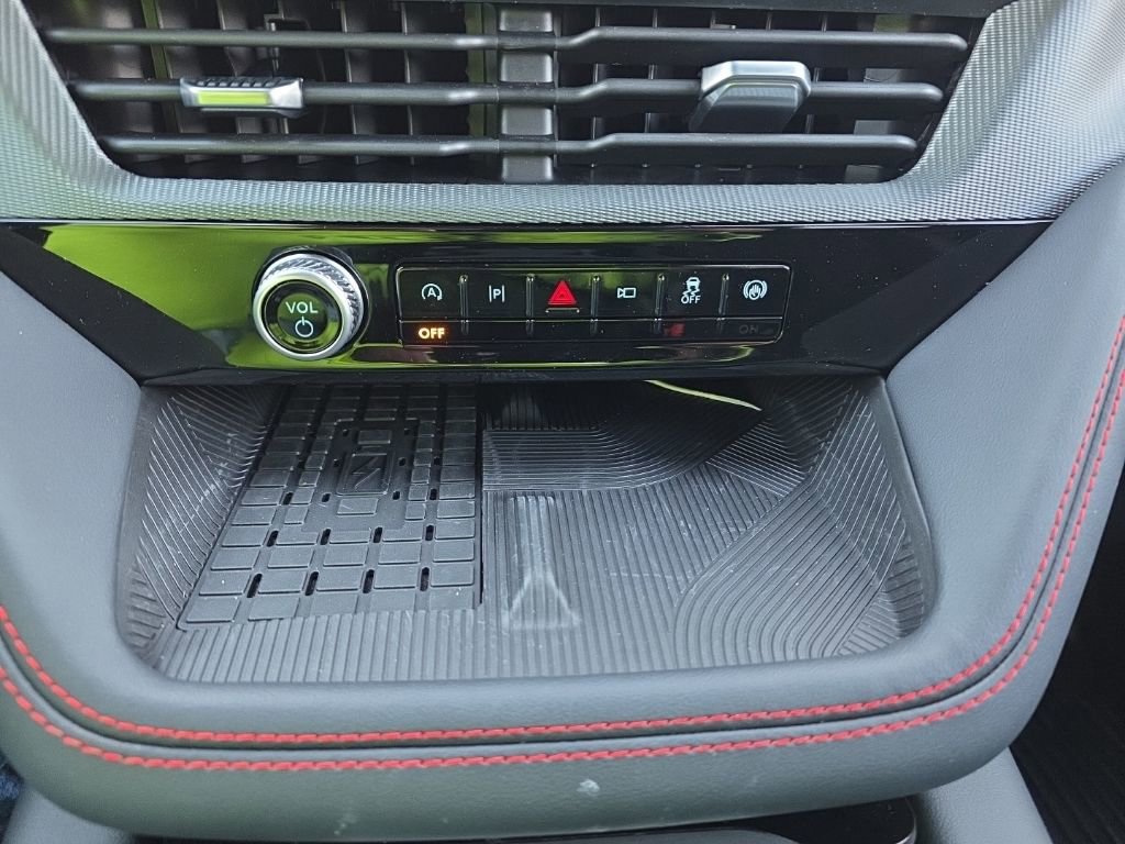 Used 2025 Ford Explorer ST image 27