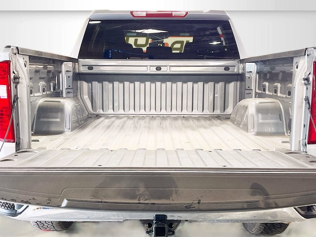 Used 2024 Chevrolet Silverado 1500 LT AWD/4WD image 25