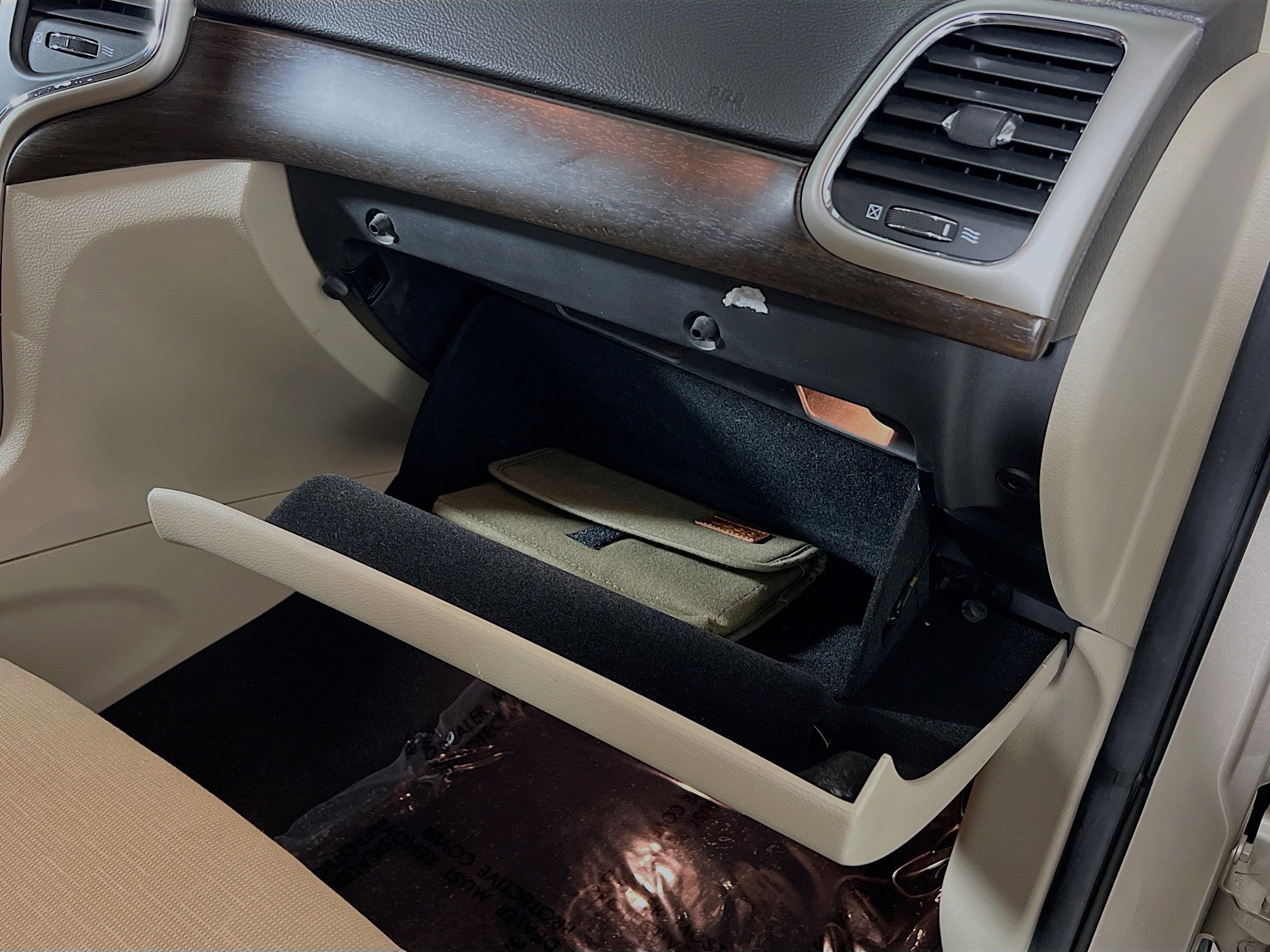 Used 2014 Jeep Grand Cherokee Laredo w/ 18" Wheel & 8.4" Radio Group image 34