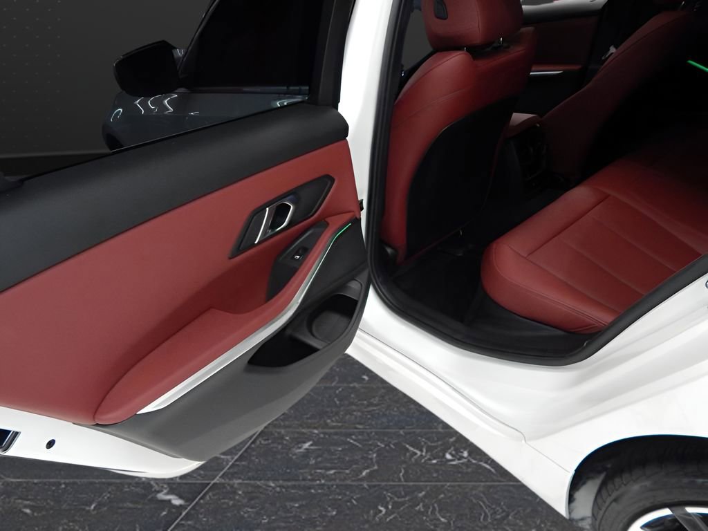 Used 2025 BMW 330i xDrive Sedan w/ M Sport Package image 34