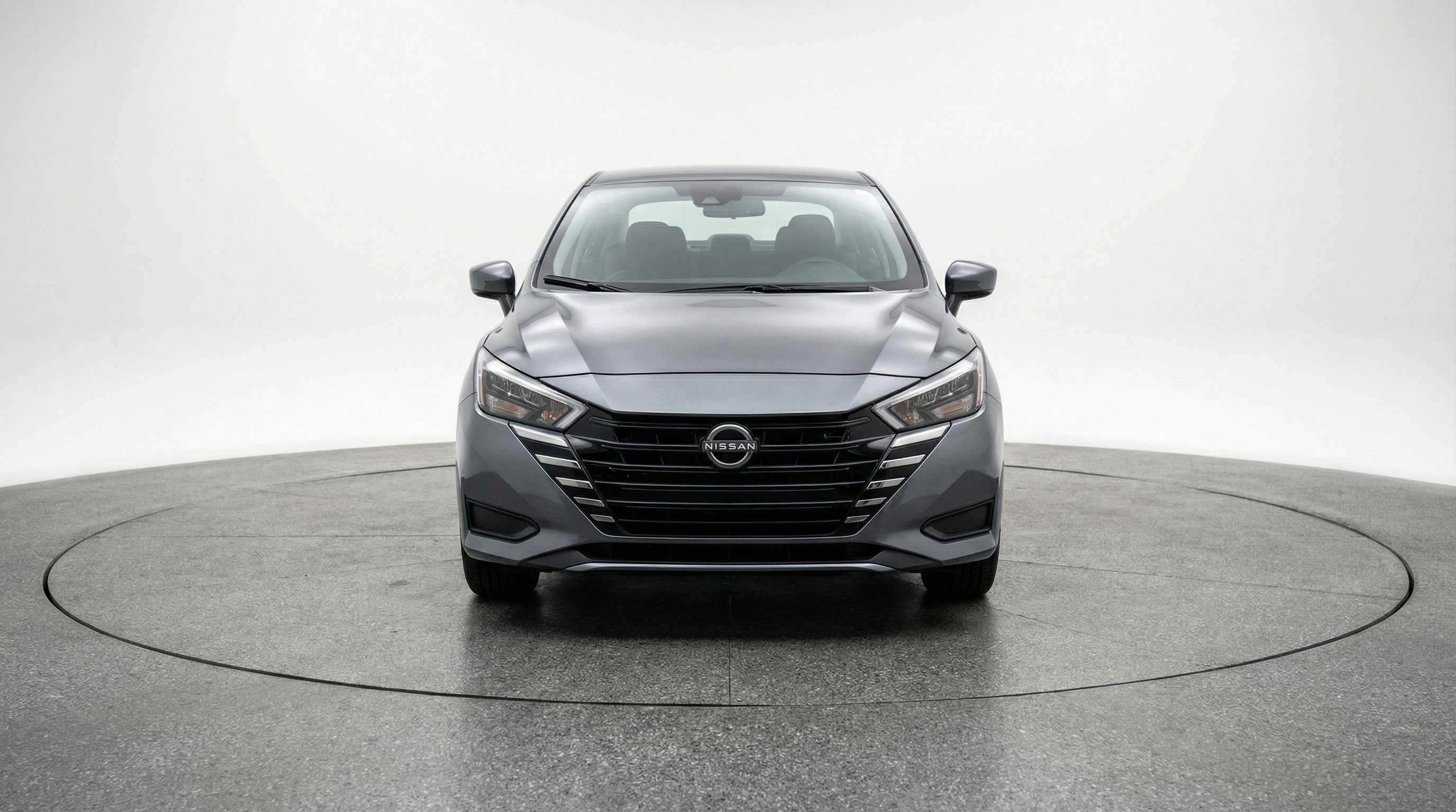 Used 2025 Nissan Versa SV image 2