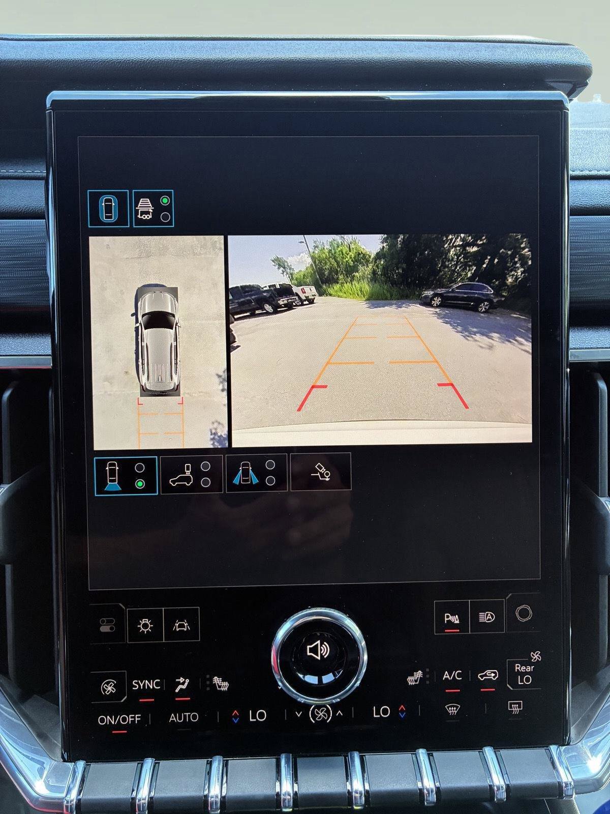 Used 2025 GMC Acadia Elevation w/ Elevation Premium Package AWD/4WD image 27