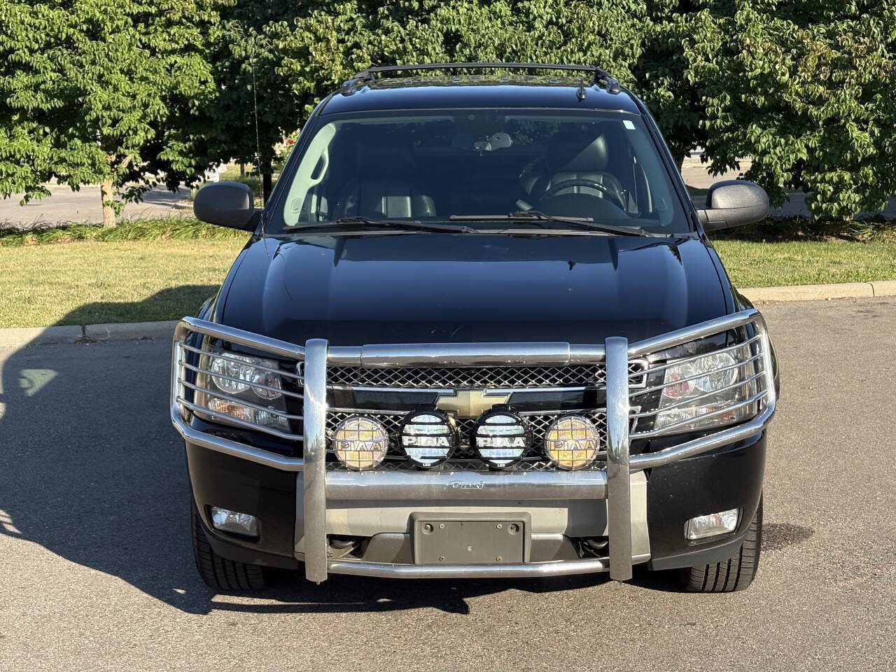 Used 2011 Chevrolet Avalanche LT w/ Suspension Package, Off-Road AWD/4WD image 3