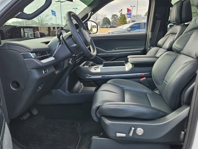 New 2025 Lincoln Navigator Reserve w/ Jet Appearance Package AWD/4WD image 11