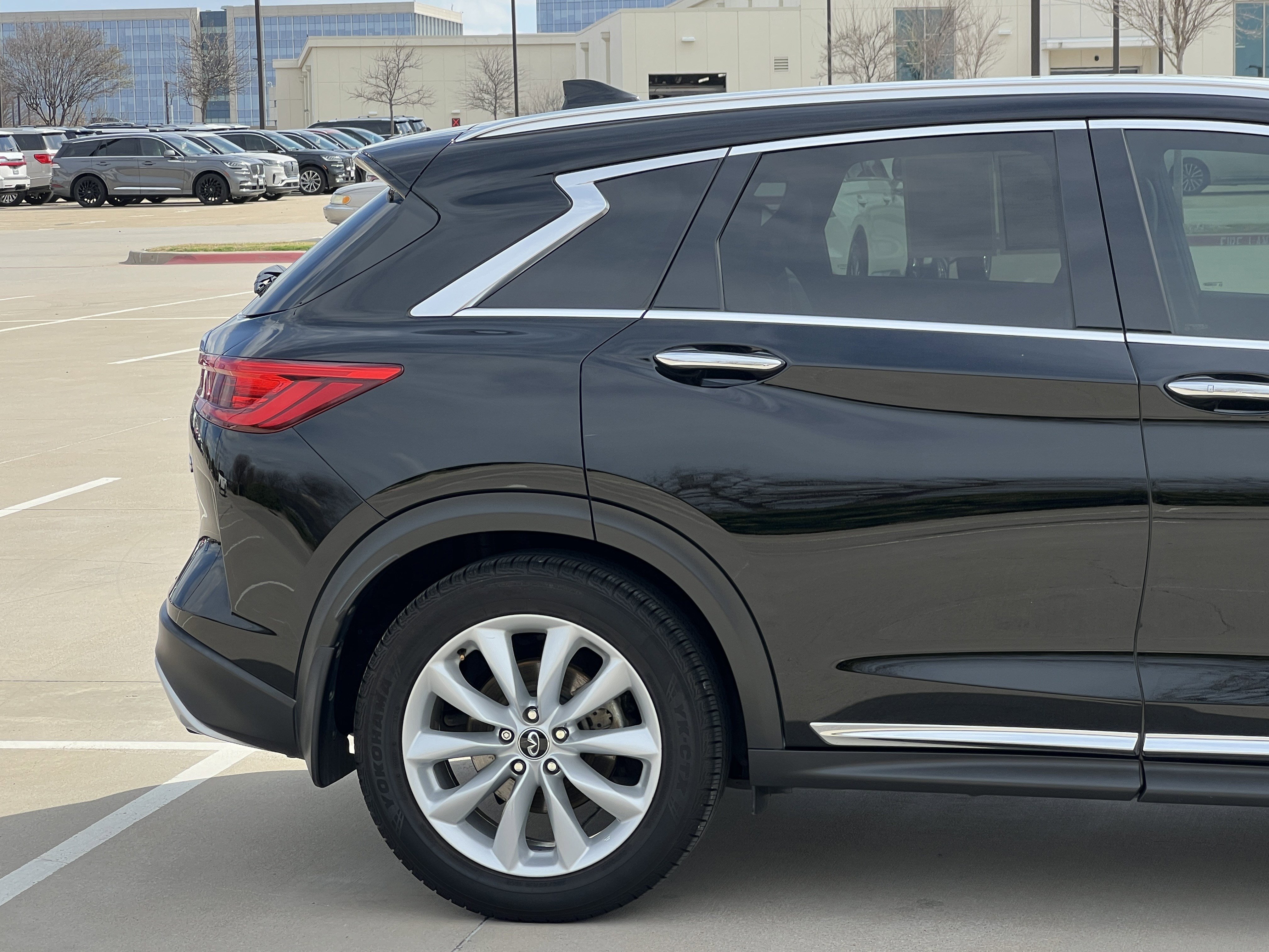 Used 2019 INFINITI QX50 Essential w/ Premium Heat Package image 11