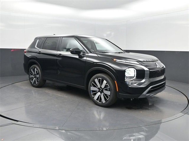 New 2025 Mitsubishi Outlander SE image 34