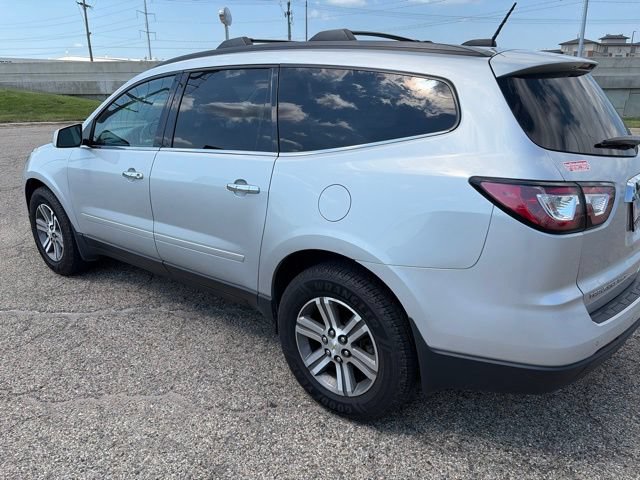 Used 2017 Chevrolet Traverse LT AWD/4WD image 4