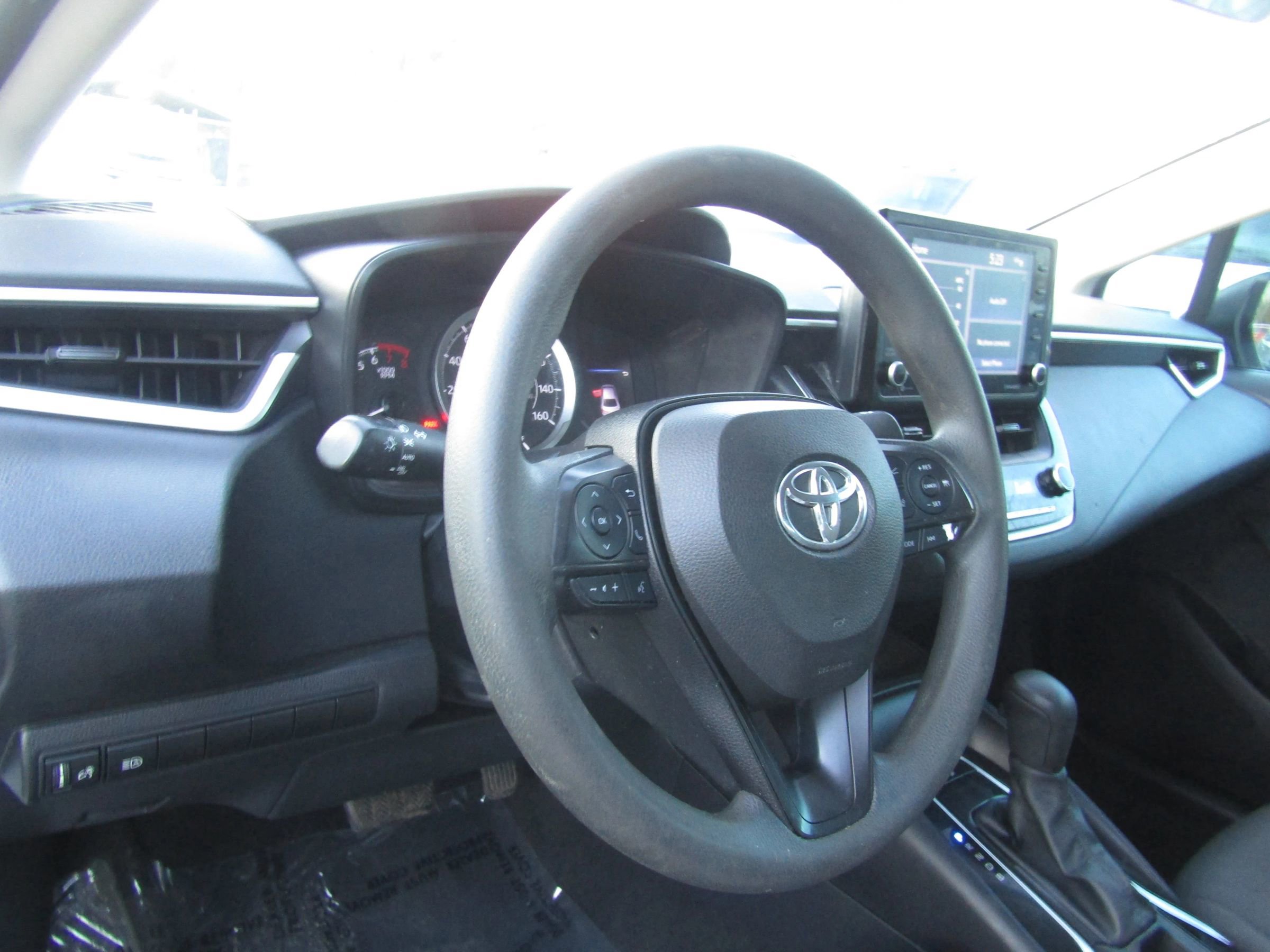 Used 2022 Toyota Corolla LE image 20