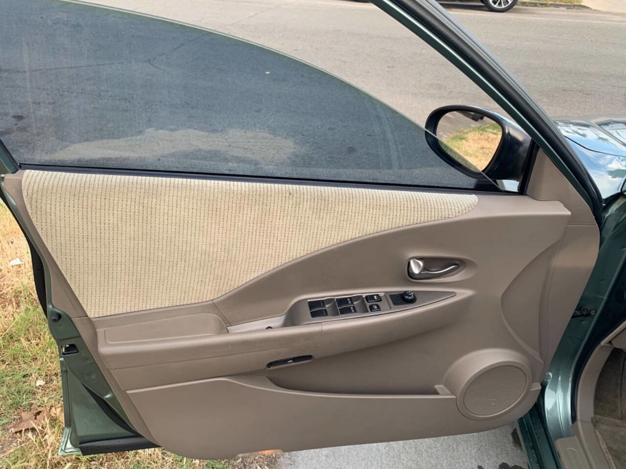 Used 2003 Nissan Altima 3.5 SE FWD image 16