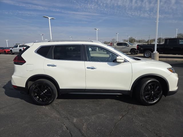 Used 2020 Nissan Rogue SV image 21