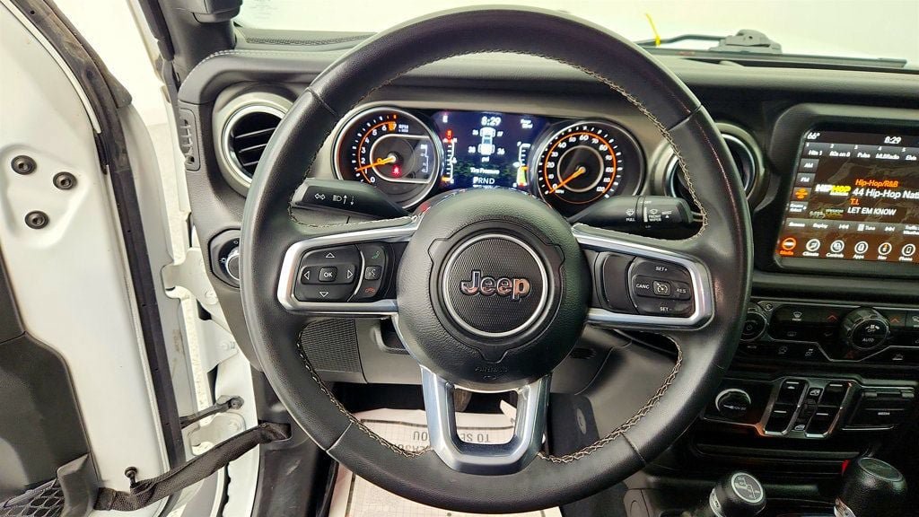 Used 2023 Jeep Gladiator Overland AWD/4WD image 13