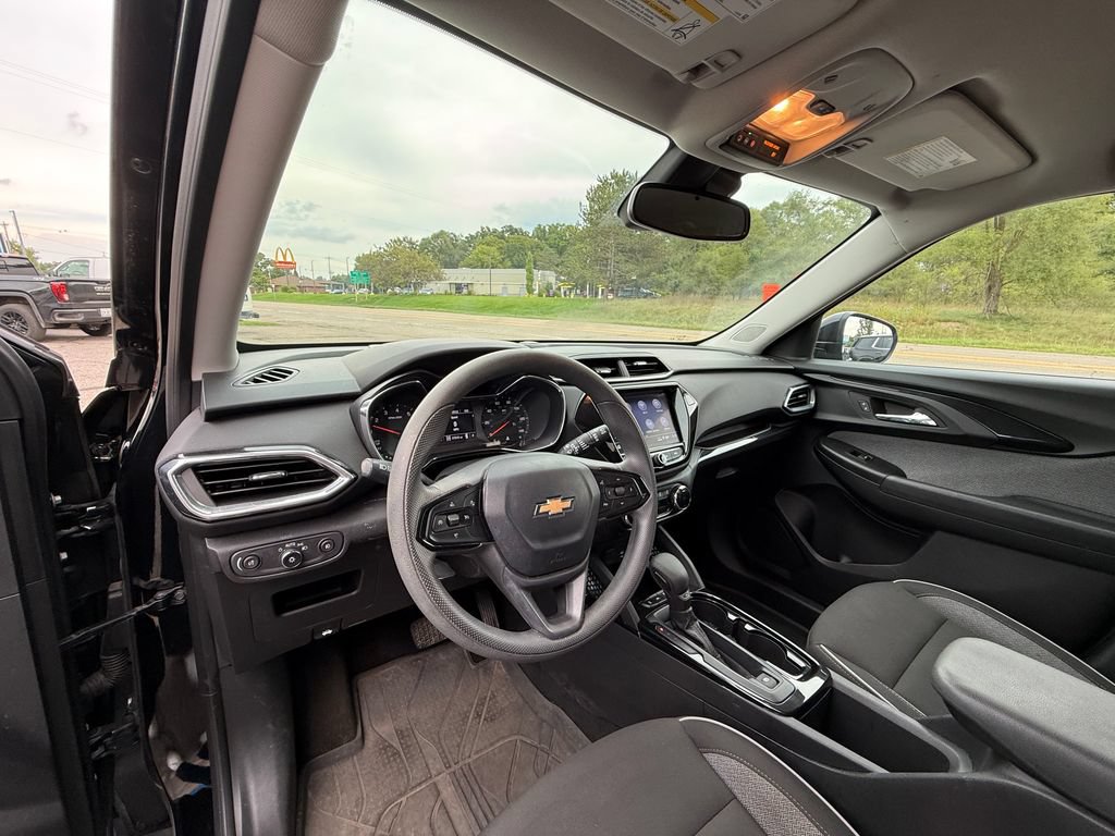 Certified 2023 Chevrolet TrailBlazer LT w/ Convenience Package AWD/4WD image 16