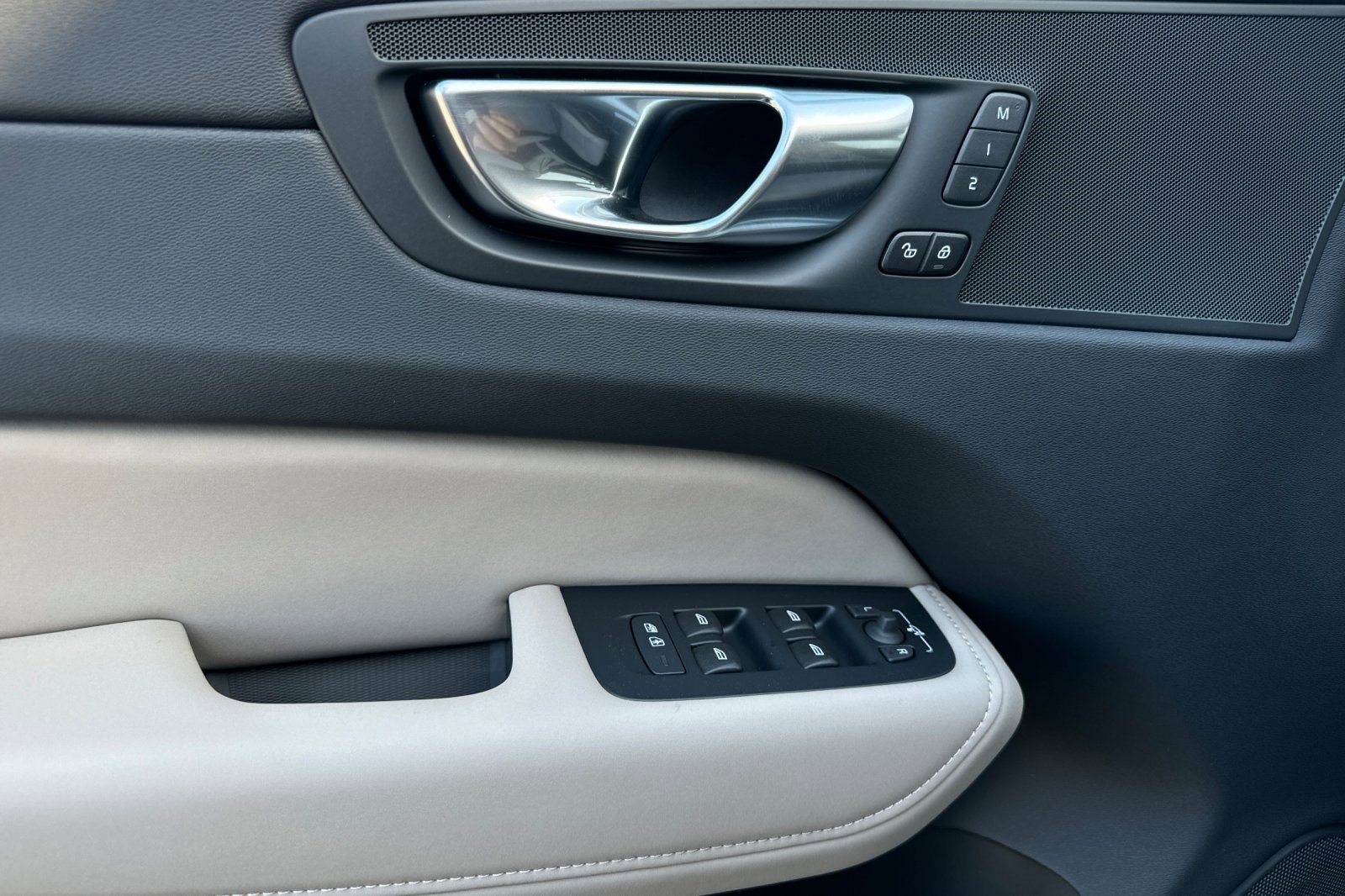 New 2026 Volvo XC60 B5 Plus w/ Protection Package Premier image 10