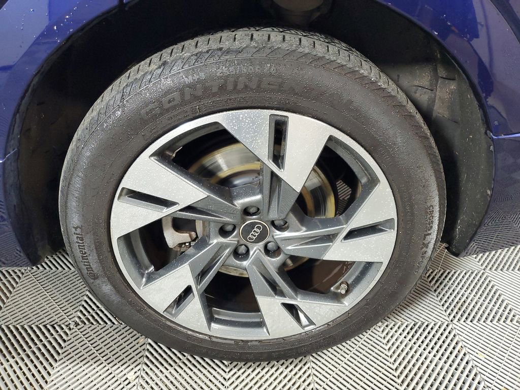 Certified 2023 Audi e-tron Premium Plus w/ Premium Plus Package image 11