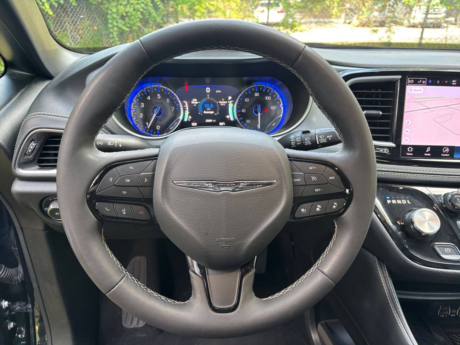 Used 2025 Chrysler Pacifica Limited FWD image 30