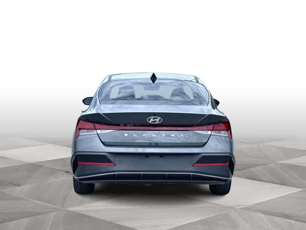 Used 2024 Hyundai Elantra SEL FWD image 7