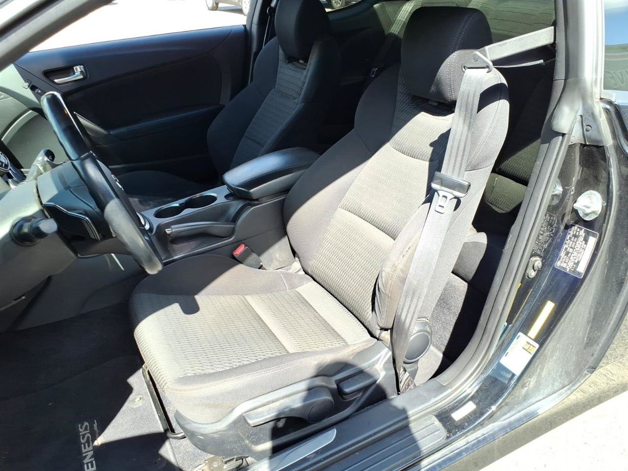 Used 2016 Hyundai Genesis 3.8 RWD image 8